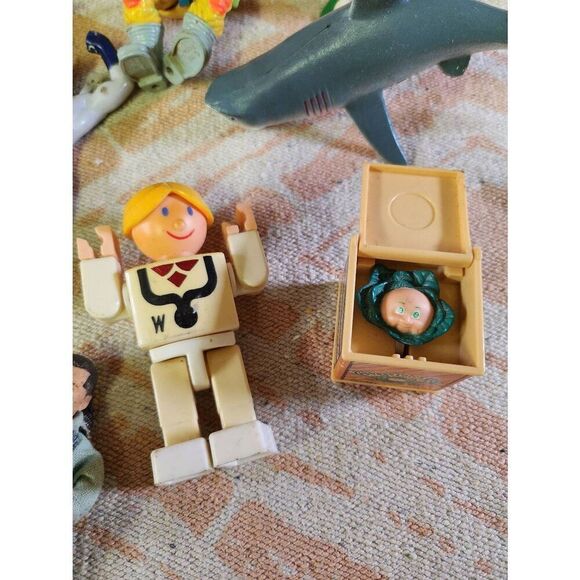 Vintage Toy Lot #A82 - Picture 2 of 9
